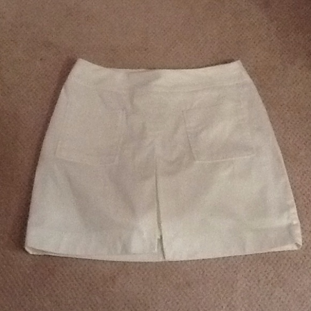 Lilly Pulitzer White Mini Skirt with Front Slit and Patch Pockets
